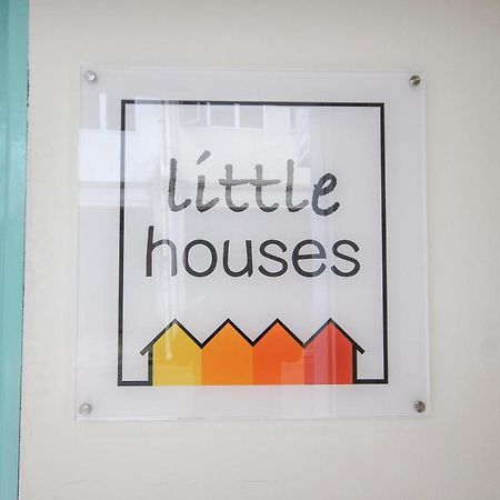 Little Houses كوشنج المظهر الخارجي الصورة